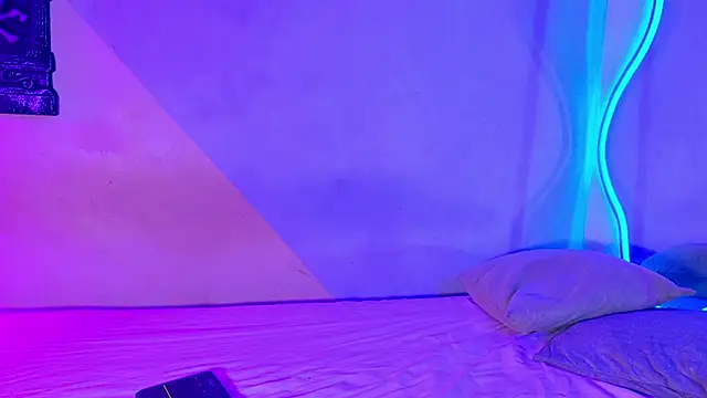 Laura and Kevin online show from October 3, 2025, 2:36 pm