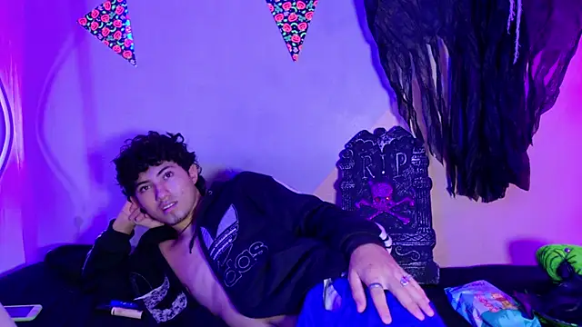 Laura and Kevin online show from October 10, 2025, 2:49 pm