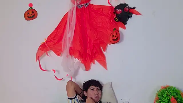 Laura and Kevin online show from October 18, 2025, 2:40 pm