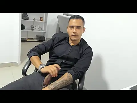 AndrewGmz online show from November 13, 2025, 2:21 am