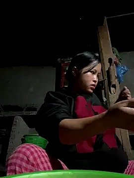 O o UwU o O online show from November 18, 2025, 1:44 am