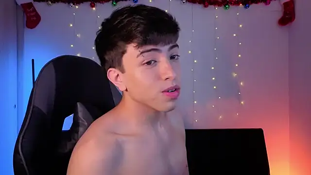 onlinenico online show from December 22, 2025, 8:06 pm