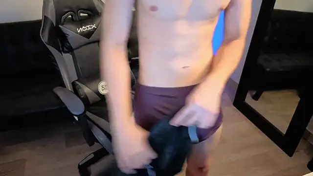 onlinenico online show from March 6, 2026, 9:55 pm