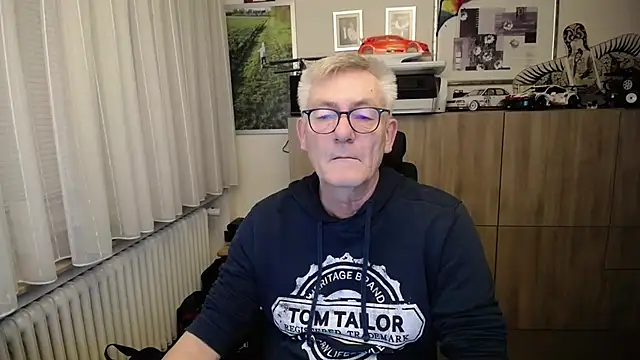 Snapshot of randyandy67 chatting on November 27, 2025, 6:37 am randyandy67 online show from November 27, 2025, 6:37 am