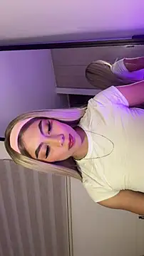 Snapshot of Tessa__Winslow chatting on March 20, 2026, 4:50 am Tessa Winslow online show from March 20, 2026, 4:50 am
