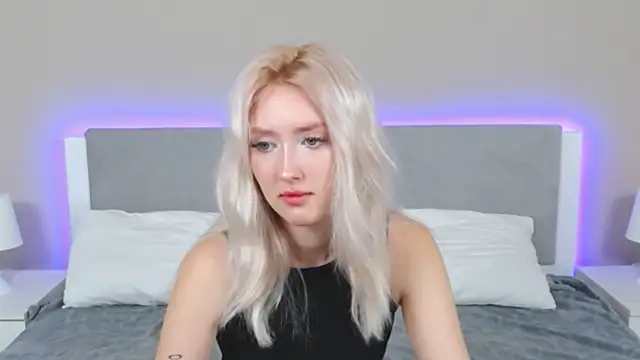 Snapshot of MarianeSun chatting on September 18, 2025, 4:14 am MarianeSun online show from September 18, 2025, 4:14 am