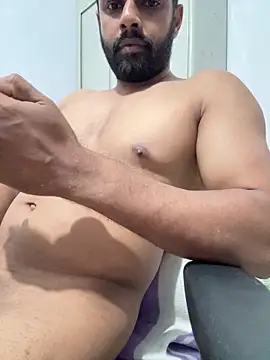 Vineeth3906 online show from June 15, 2026, 9:06 pm