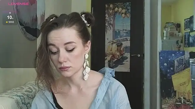 SkyHelen online show from April 15, 2026, 6:53 am