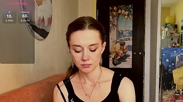 Snapshot of SkyHelen chatting on June 12, 2026, 9:08 am SkyHelen online show from June 12, 2026, 9:08 am