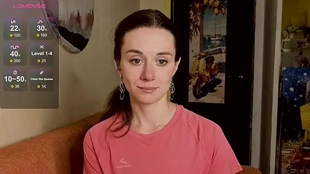 Snapshot of SkyHelen chatting on June 15, 2026, 10:06 am SkyHelen online show from June 15, 2026, 10:06 am
