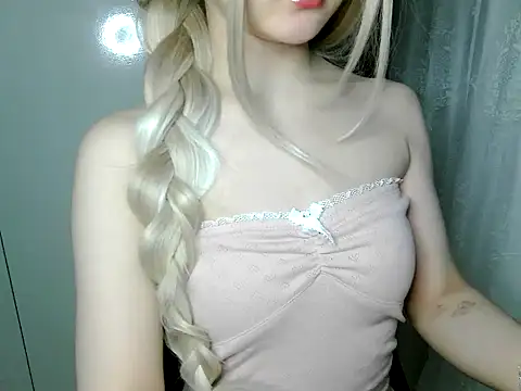 Annabelle-e online show from April 29, 2026, 7:09 pm