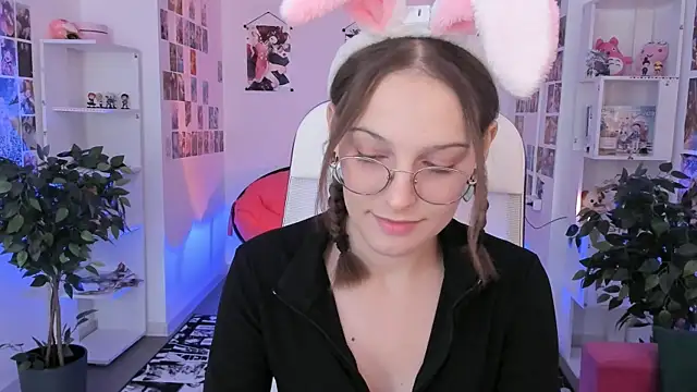 JenniferKiim online show from November 1, 2025, 8:27 am