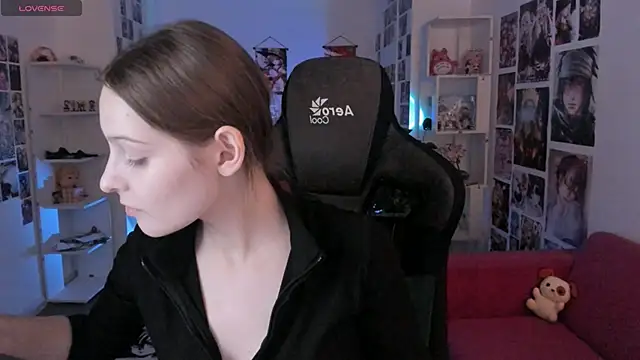 JenniferKiim online show from January 8, 2026, 12:40 pm