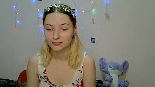  kikiclark   online show from September 9, 2025, 6:29 pm