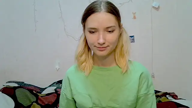  kikiclark   online show from September 28, 2025, 8:47 pm