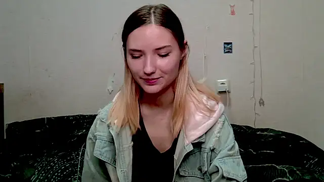  kikiclark   online show from October 12, 2025, 8:41 pm