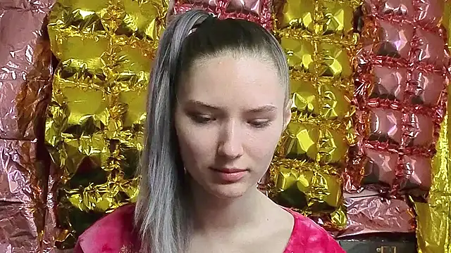  kikiclark   online show from April 17, 2026, 1:25 pm