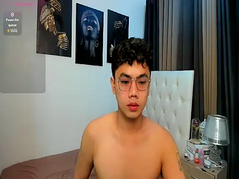 mightyhotcock online show from October 9, 2025, 5:55 pm