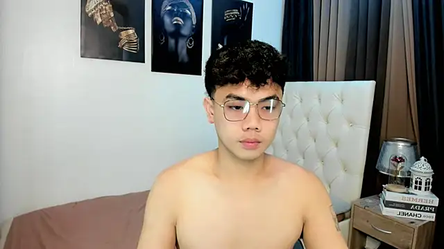 mightyhotcock online show from October 14, 2025, 5:25 pm