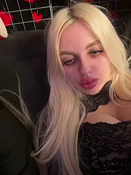 Snapshot of Steffi_Snowbunny chatting on April 27, 2026, 8:18 pm Steffi Snowbunny online show from April 27, 2026, 8:18 pm