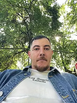 DaNNyeL016 online show from May 19, 2026, 7:04 am