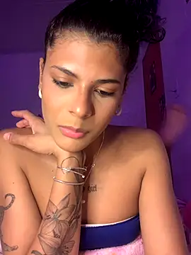 luluzinhax online show from November 9, 2025, 7:12 pm