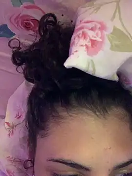 luluzinhax online show from February 11, 2026, 6:35 pm