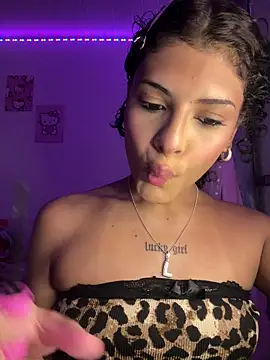 luluzinhax online show from April 4, 2026, 2:10 am