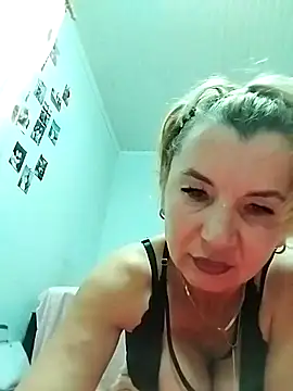 Snapshot of VasylynaLove421 chatting on October 22, 2025, 9:14 pm VasylynaLove421 online show from October 22, 2025, 9:14 pm