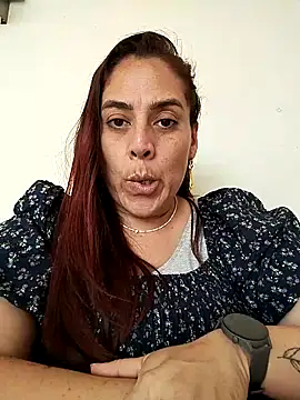 denissebombon online show from February 17, 2026, 9:43 pm