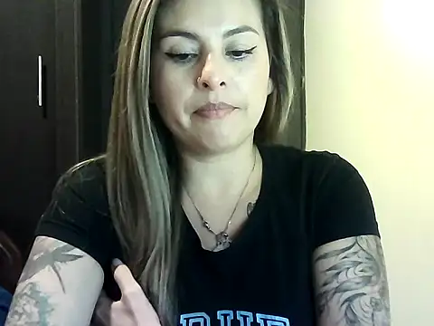 Valery  Rouse  online show from January 17, 2026, 11:30 pm