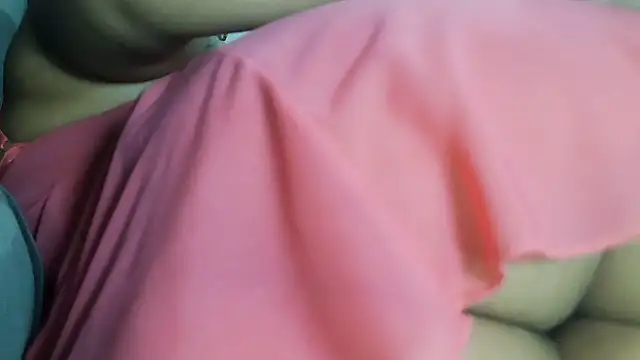 Snapshot of SecretBrunette chatting on June 3, 2026, 2:25 am SecretBrunette online show from June 3, 2026, 2:25 am