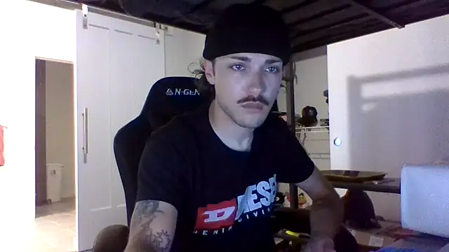 Jbenz420 online show from June 18, 2026, 9:52 pm