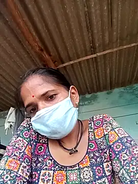 Snapshot of Hot-honi chatting on September 17, 2025, 11:45 am Hot-honi online show from September 17, 2025, 11:45 am