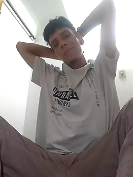 Snapshot of Crxxxsh chatting on March 29, 2026, 4:12 am Crxxxsh online show from March 29, 2026, 4:12 am