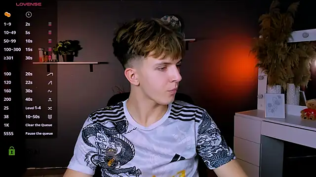 travis wolf  online show from October 8, 2025, 7:11 pm