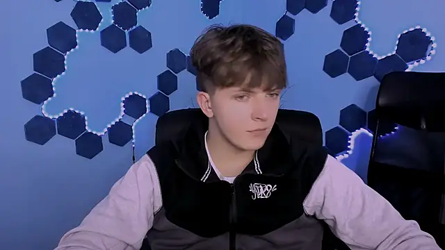 travis wolf  online show from April 17, 2026, 8:50 am