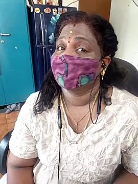 Snapshot of Tamil_Kavitha10 chatting on April 27, 2026, 5:05 am Tamil Kavitha10 online show from April 27, 2026, 5:05 am