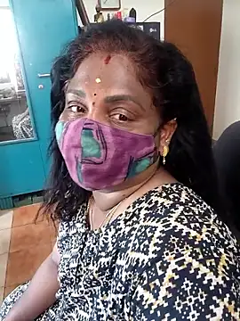 Snapshot of Tamil_Kavitha10 chatting on April 28, 2026, 4:50 am Tamil Kavitha10 online show from April 28, 2026, 4:50 am