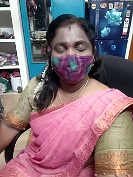 Snapshot of Tamil_Kavitha10 chatting on April 28, 2026, 4:56 pm Tamil Kavitha10 online show from April 28, 2026, 4:56 pm