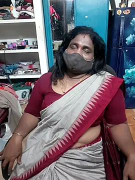 Snapshot of Tamil_Kavitha10 chatting on May 9, 2026, 9:42 pm Tamil Kavitha10 online show from May 9, 2026, 9:42 pm