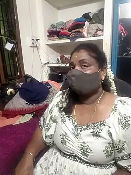 Snapshot of Tamil_Kavitha10 chatting on May 15, 2026, 5:31 pm Tamil Kavitha10 online show from May 15, 2026, 5:31 pm