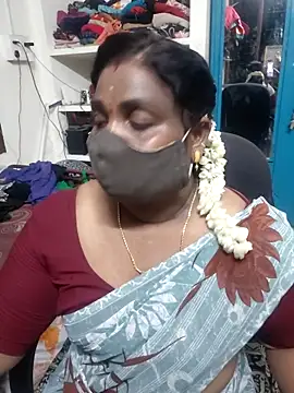 Snapshot of Tamil_Kavitha10 chatting on May 18, 2026, 5:52 pm Tamil Kavitha10 online show from May 18, 2026, 5:52 pm