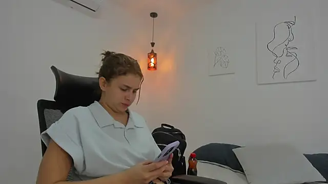 kaylajhonnes6 online show from October 16, 2025, 2:51 pm