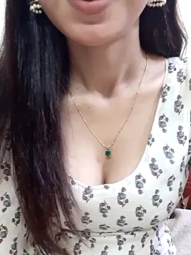 Snapshot of siya_rani67 chatting on June 13, 2026, 12:30 am siya rani67 online show from June 13, 2026, 12:30 am