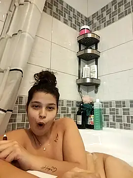 NicoleHayle online show from October 18, 2025, 7:36 pm