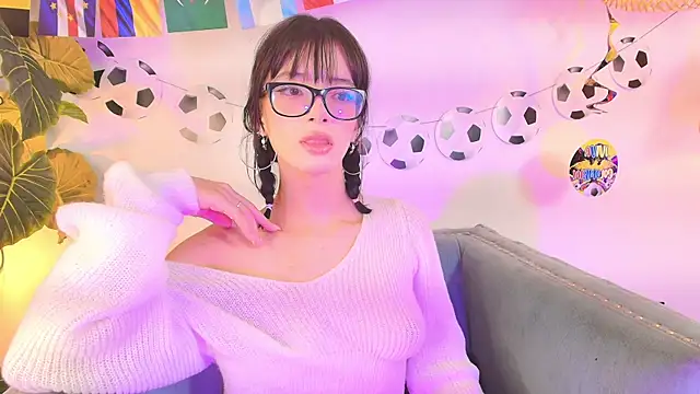 Snapshot of Sweet_1Angel chatting on June 27, 2026, 5:01 am Sweet 1Angel online show from June 27, 2026, 5:01 am