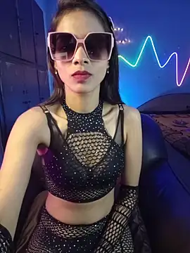 royeoy22 online show from March 28, 2026, 7:24 pm