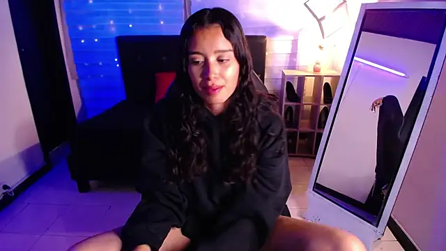  Mia Evans 1 online show from November 8, 2025, 7:45 pm