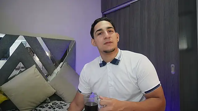 Snapshot of massimo_vidal_ chatting on September 27, 2025, 3:11 am massimo vidal  online show from September 27, 2025, 3:11 am